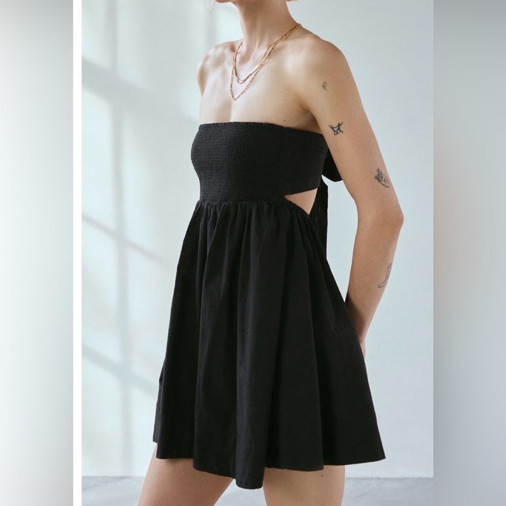 New! BDG Juliana Smocked Strapless Mini Dress / new with tags
